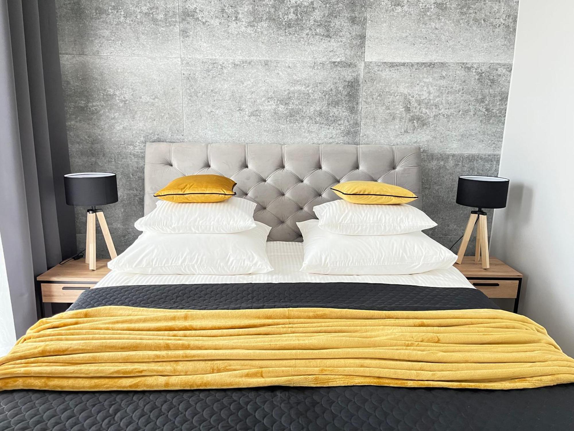 Wola Tower Deluxe Separate Bedroom With Free Garage - By Perfect Apartment Warschau