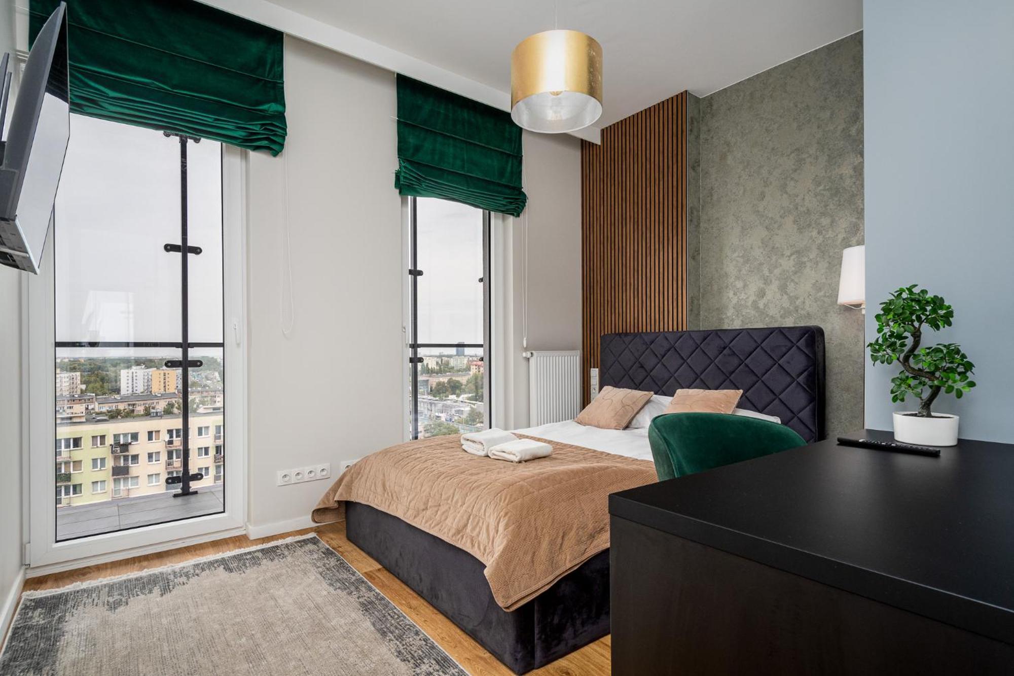Apartment Wola Tower Deluxe Separate Bedroom With Free Garage - By Perfect *