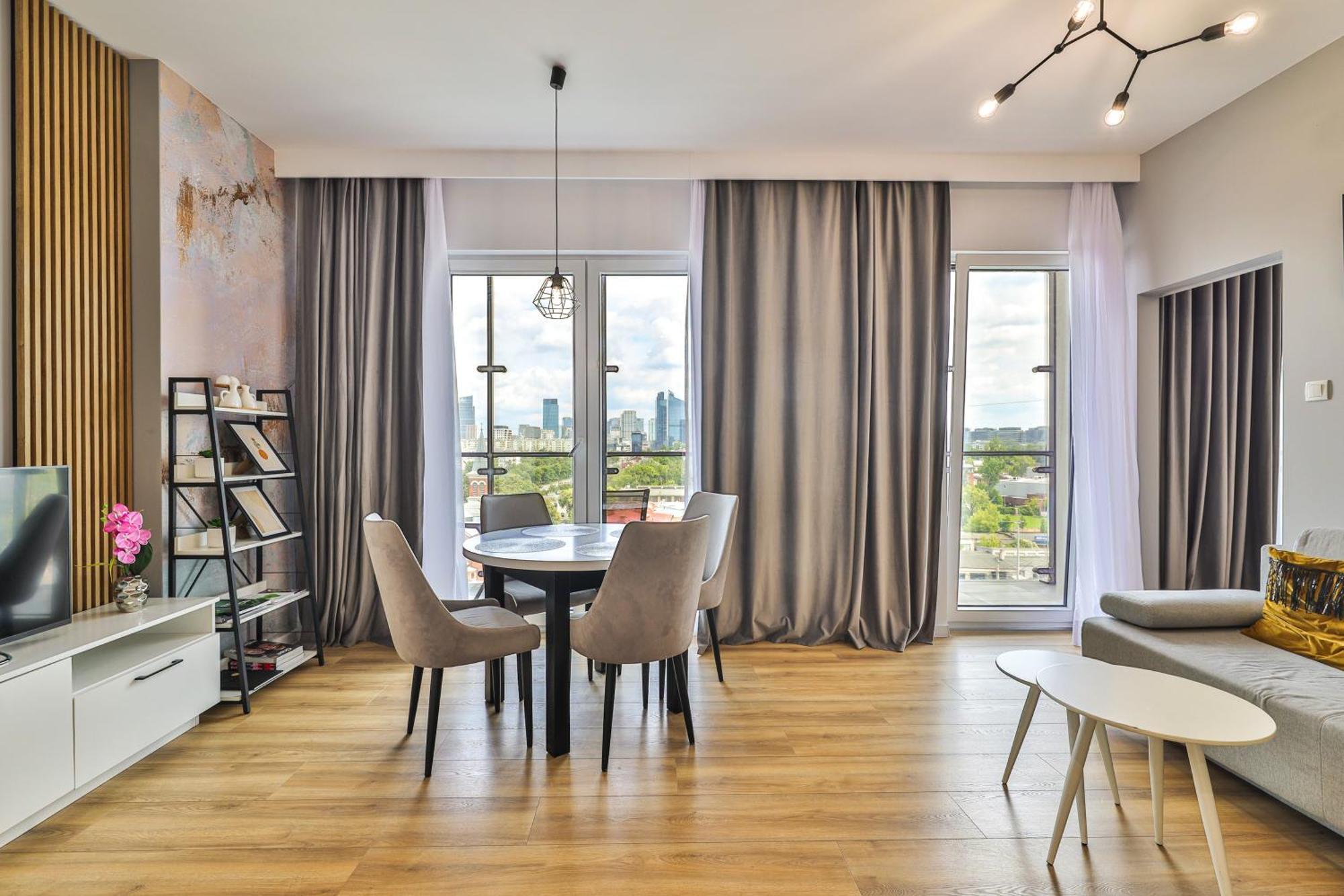 Apartment Wola Tower Deluxe Separate Bedroom With Free Garage - By Perfect *